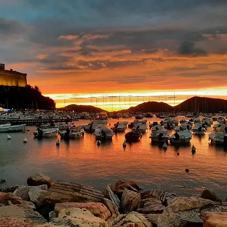 Seaview 011016-Lt-0039 * Lerici